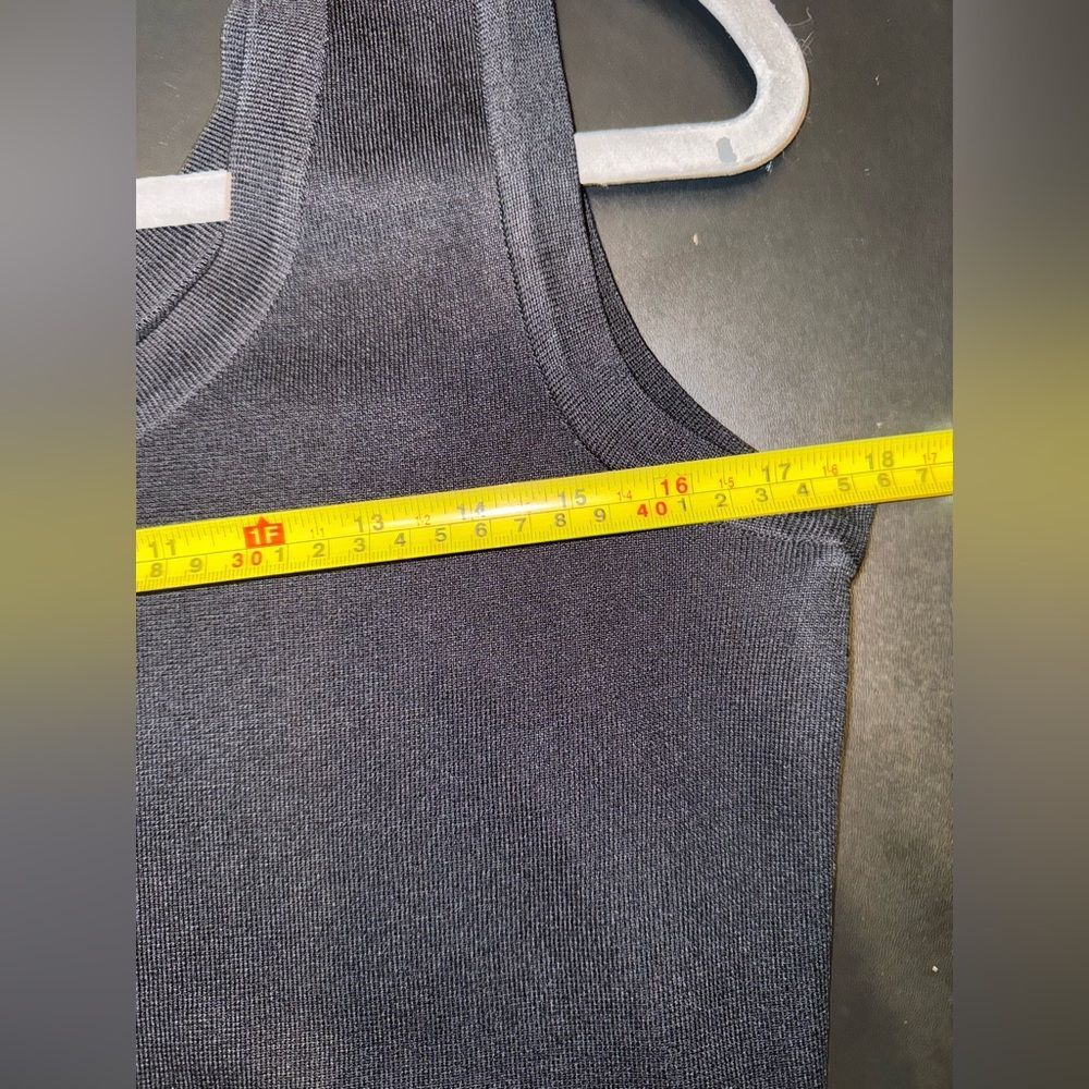 Misook Women's Solid Black Scoop Neck Sleeveless … - image 4